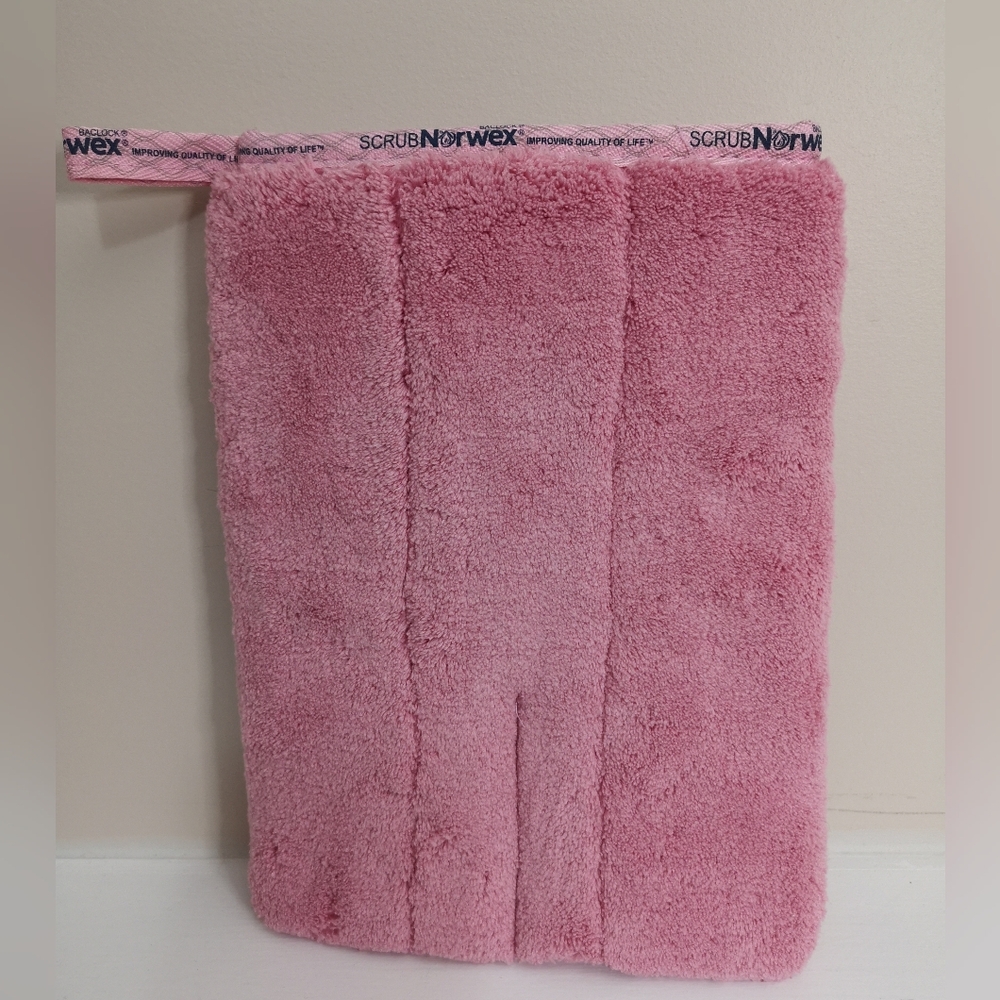 Norwex Pink Plush Bath Scrub Mitt